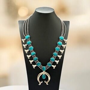 Beautiful Vintage Goldette Silver Tone Squash Blossom Necklace 25"